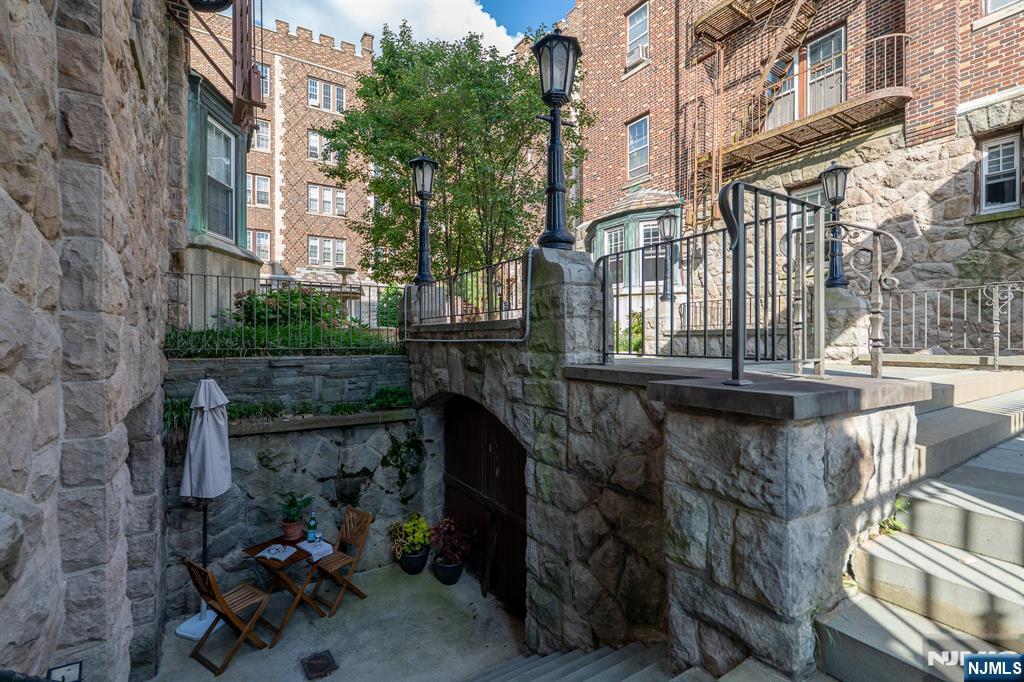 275 Engle Street B1-A - Photo 5