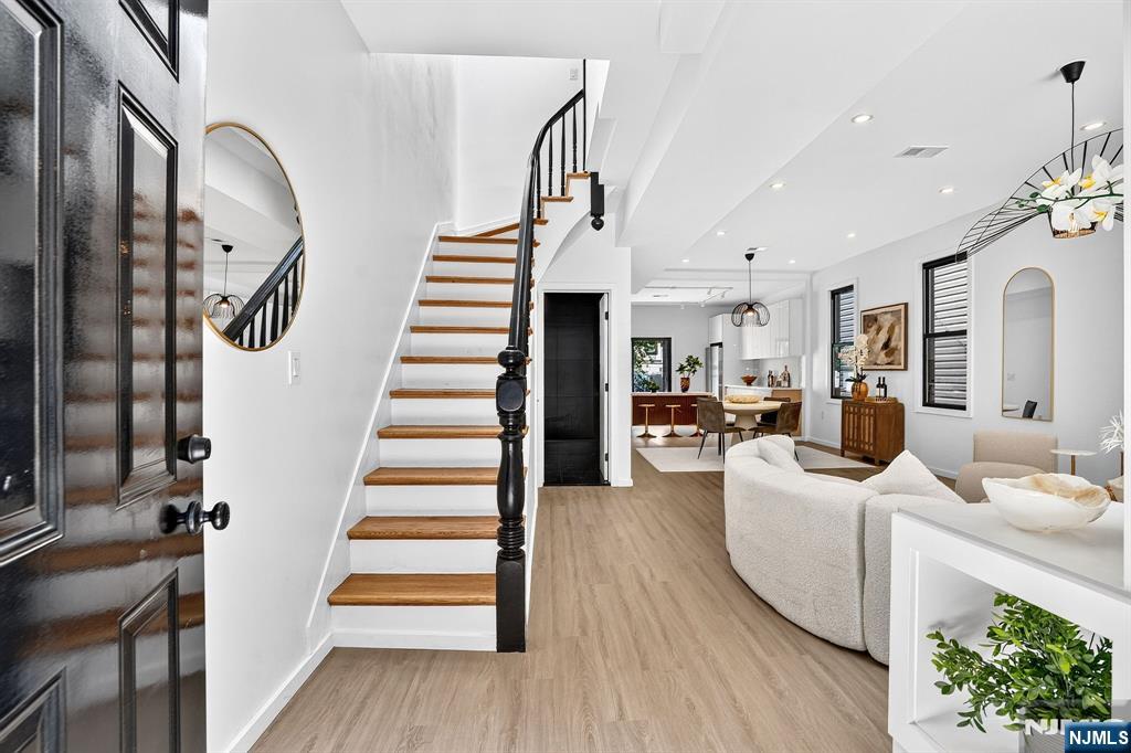 524 34th Street - Photo 3