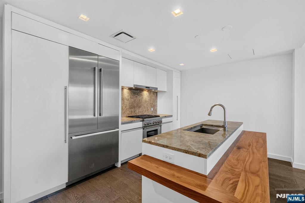 320 Adolphus Avenue 611 - Photo 5