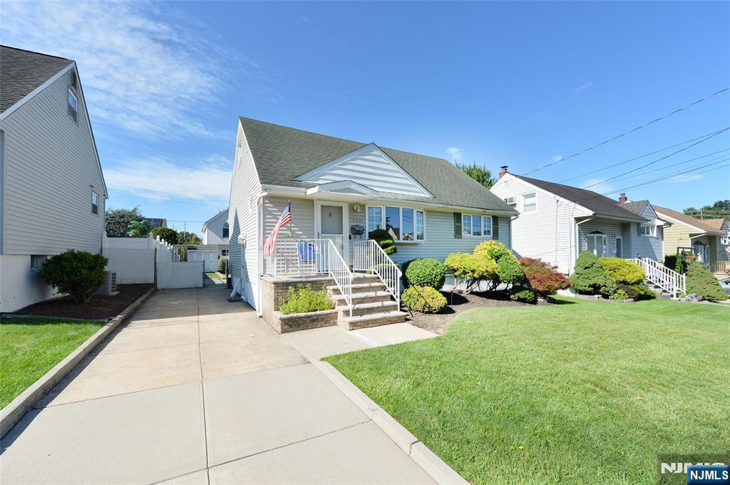 186 Palmer Ter, Wood Ridge, NJ 07075