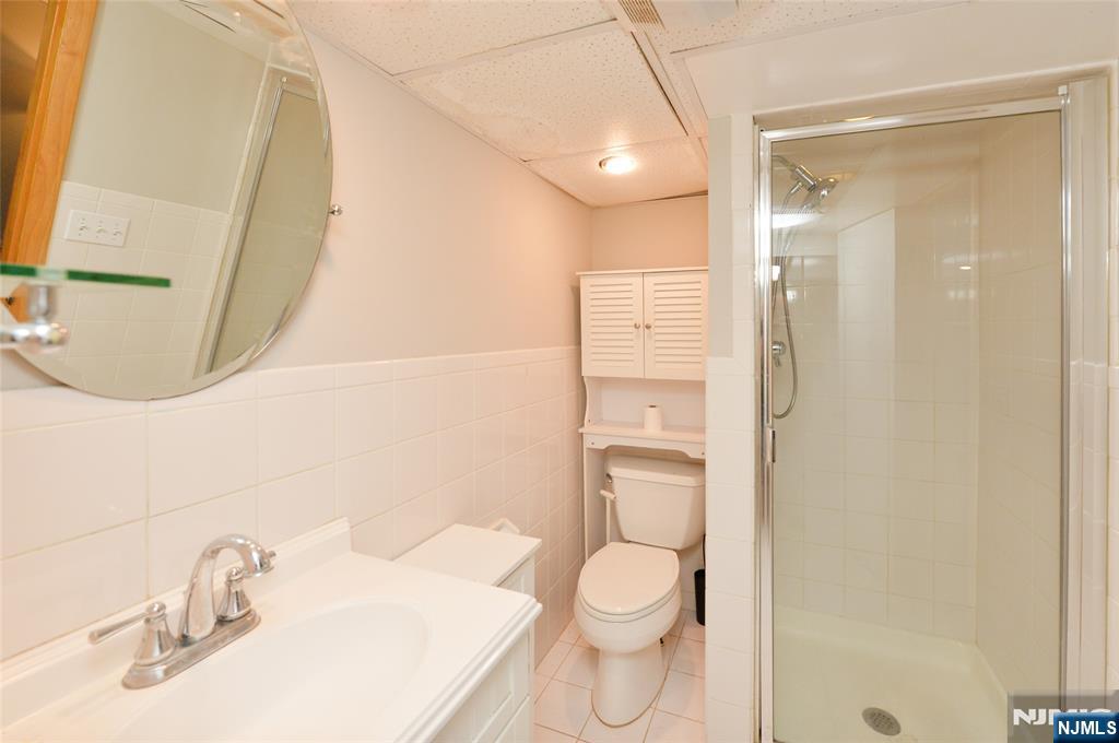 186 Palmer Ter, Wood Ridge, NJ 07075