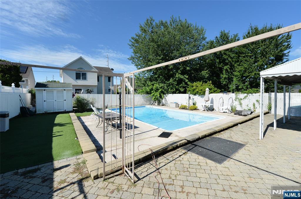 186 Palmer Ter, Wood Ridge, NJ 07075