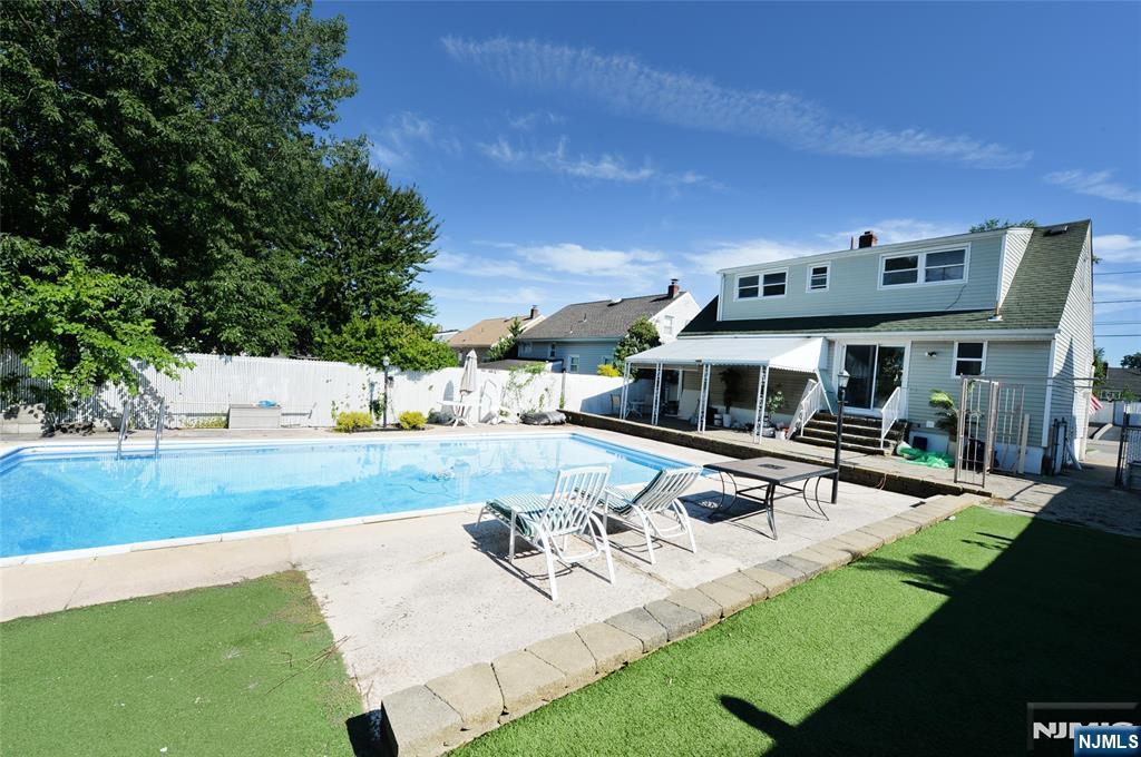 186 Palmer Ter, Wood Ridge, NJ 07075