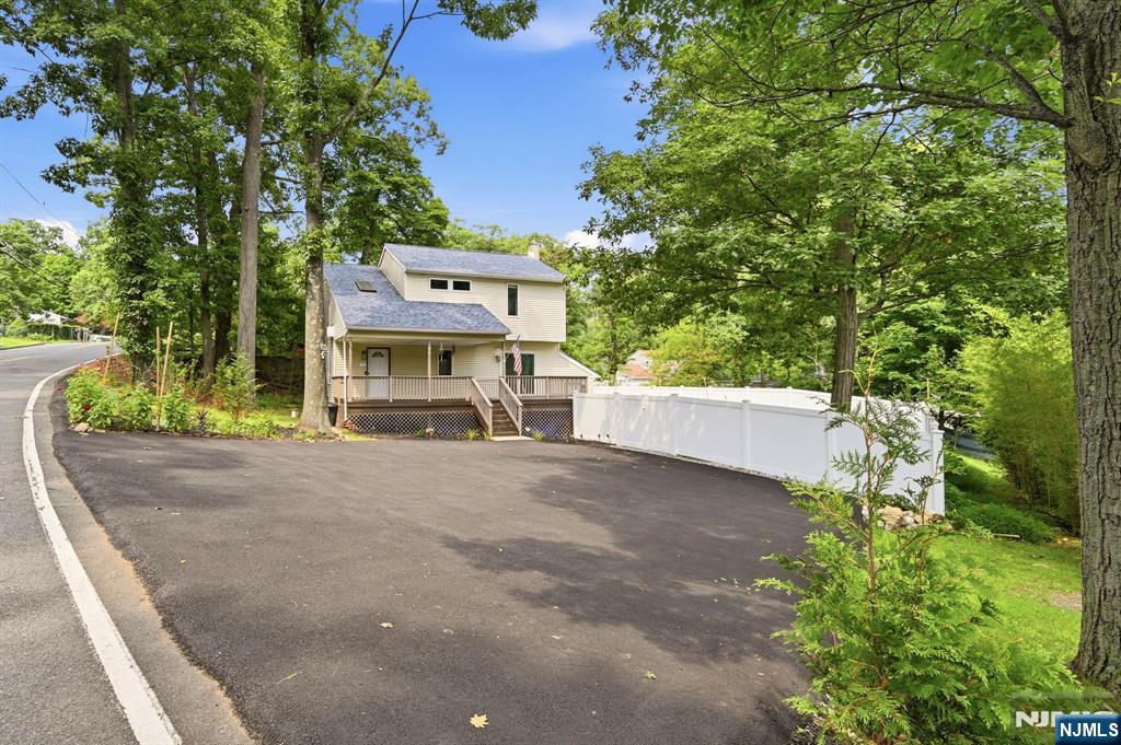 19 Northwestern Way - Photo 3