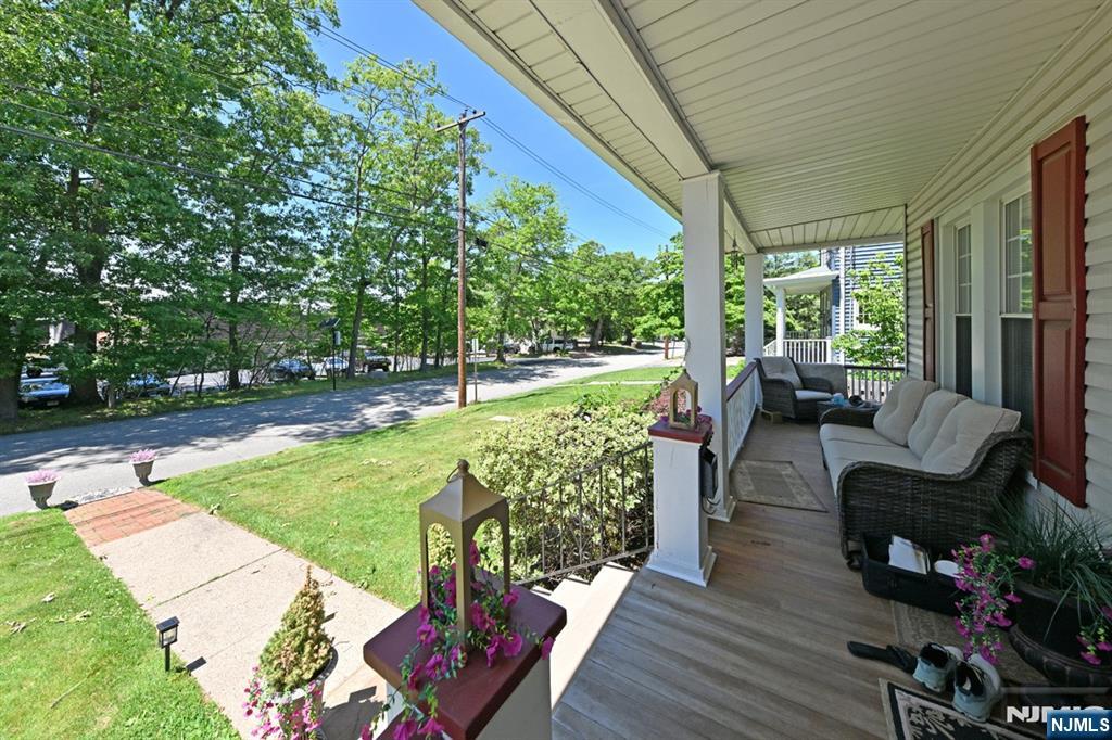 264 Morse Avenue - Photo 4
