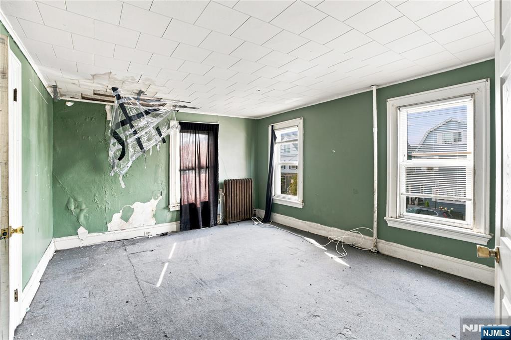 223 Montgomery Street - Photo 3