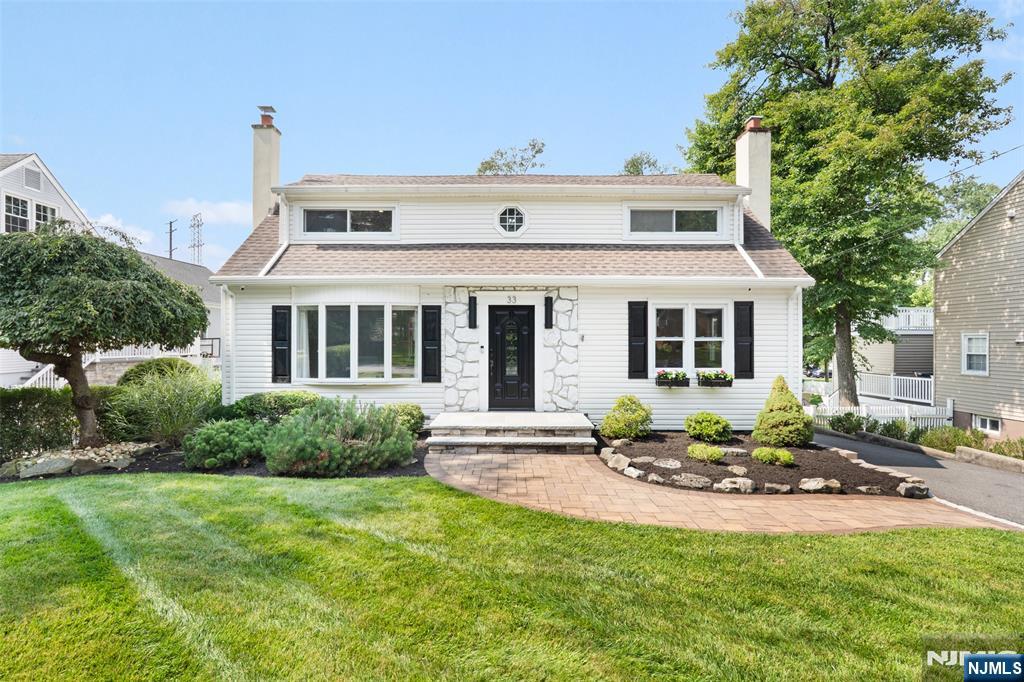 33 Beverly - Photo 1