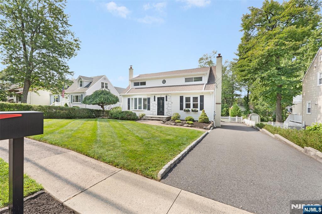 33 Beverly - Photo 3