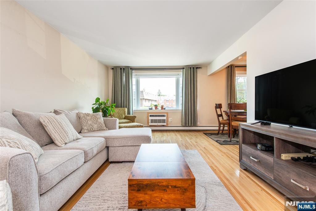 506 Grove Street E3 - Photo 3