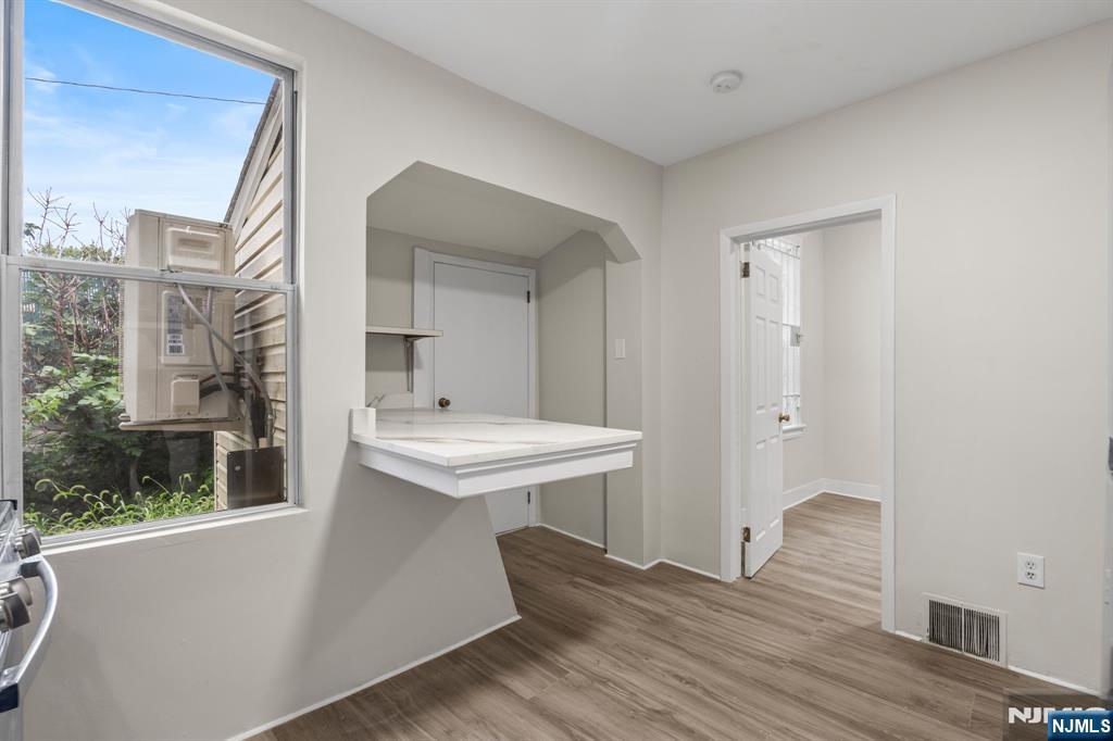 292 Claremont Avenue 1st Floor - Photo 4