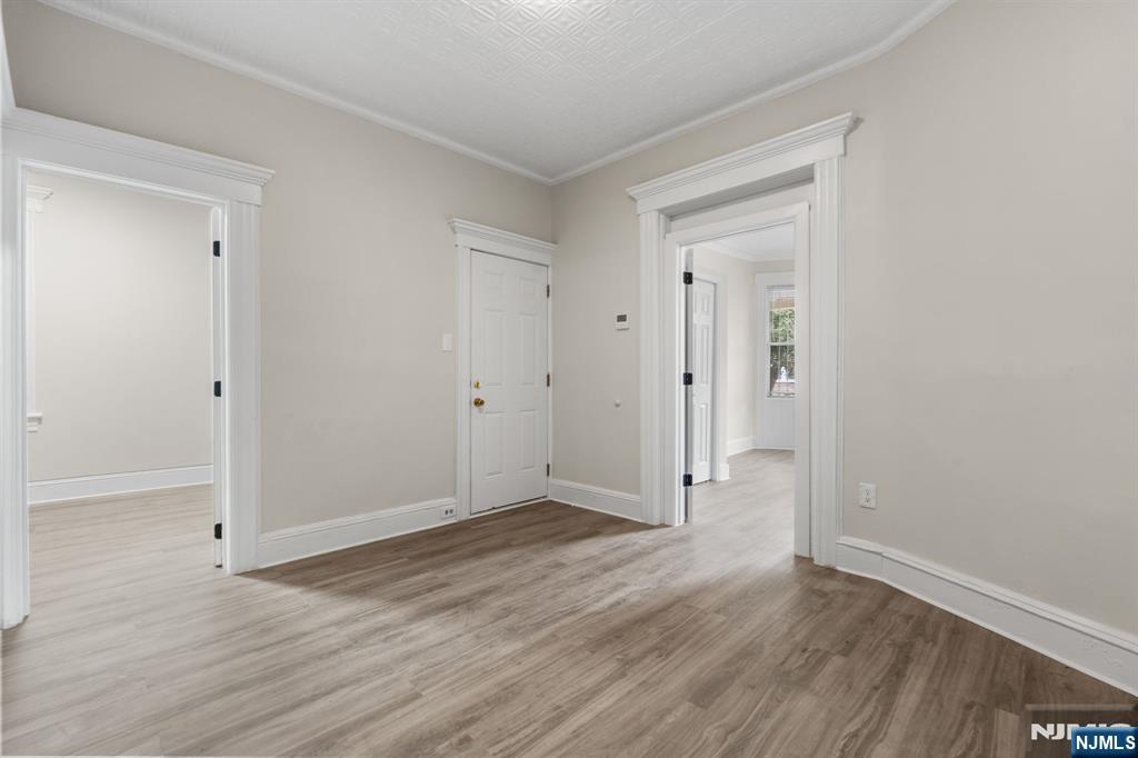 292 Claremont Avenue 1st Floor - Photo 5