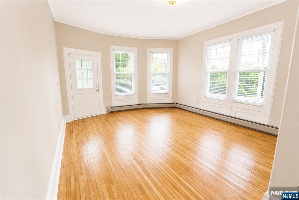 33 Maple Street - Photo 4