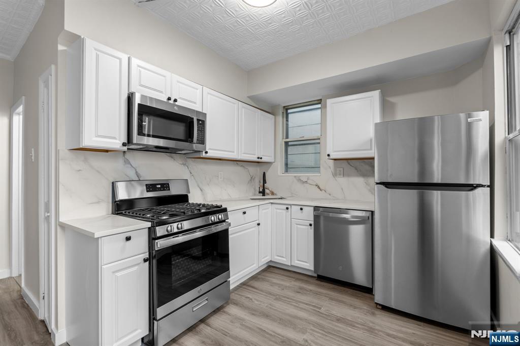 292 Claremont Avenue 2nd floor - Photo 1