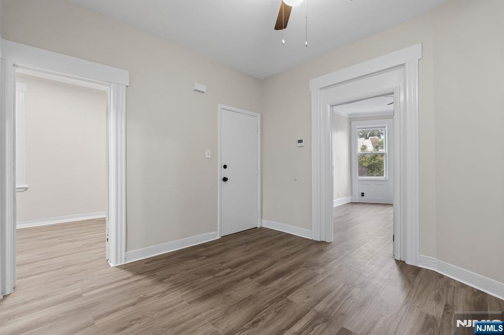 292 Claremont Avenue 2nd floor - Photo 5