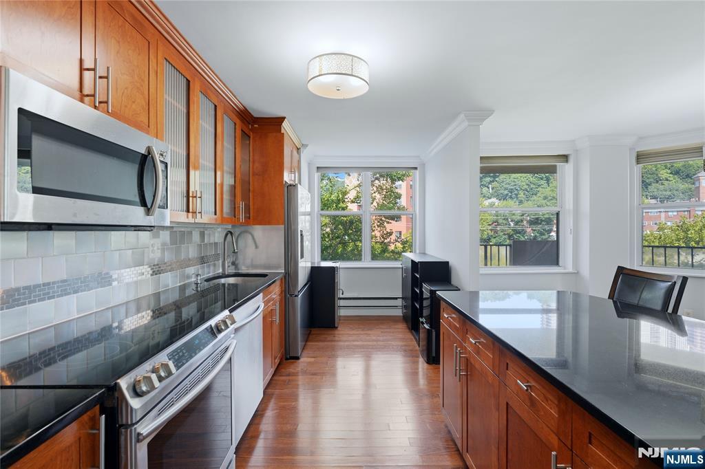 200 Grand Cove Way 4J - Photo 5