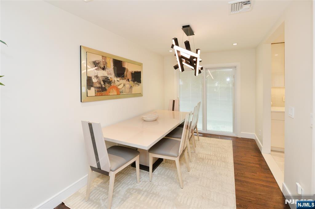 2-06 37th St, Fair Lawn, NJ 07410