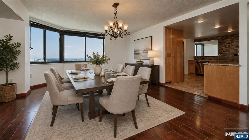 2140 Harmon Cove Tower - Photo 2