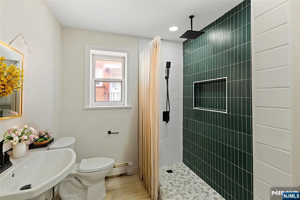 86 Farnham Avenue - Photo 5