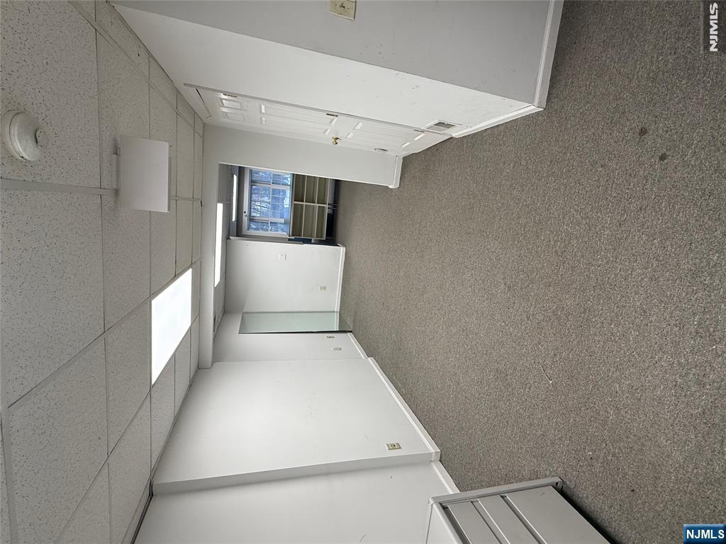 56 Central Avenue Downstairs - Photo 1