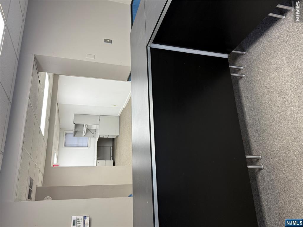 56 Central Avenue Downstairs - Photo 3