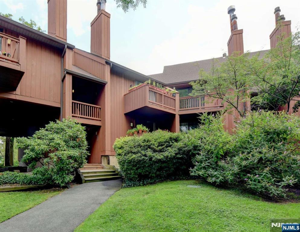 590 Sanderling Court 590 - Photo 1