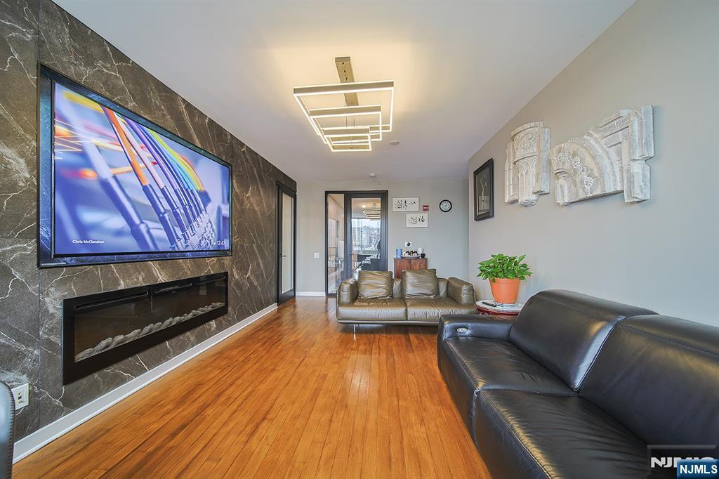 612 Hudson 612 - Photo 2