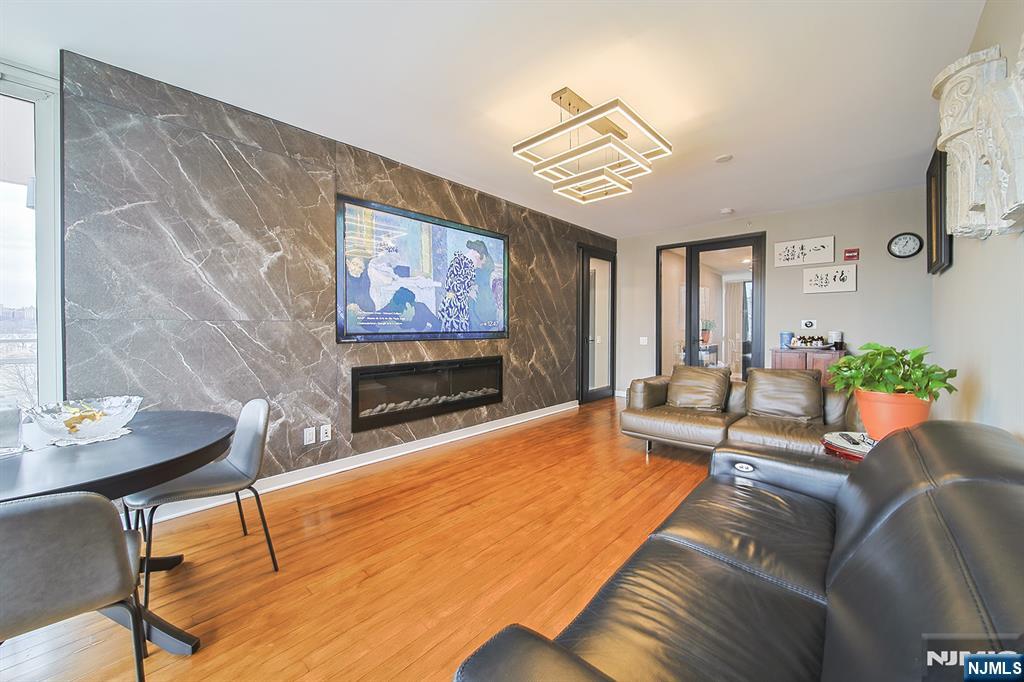 612 Hudson 612 - Photo 3