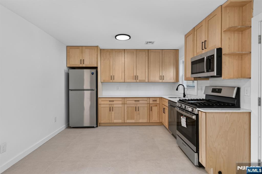 94 Irving Place - Photo 3