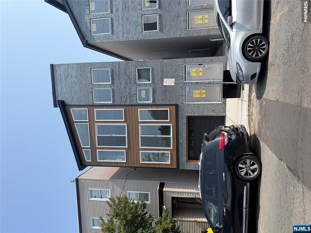 195 12th Avenue - Photo 1