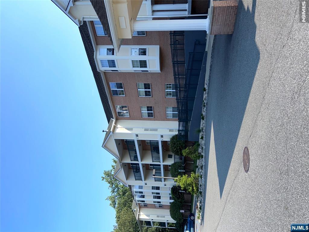 401 D Ercole Ct #T304, Norwood, NJ 07648