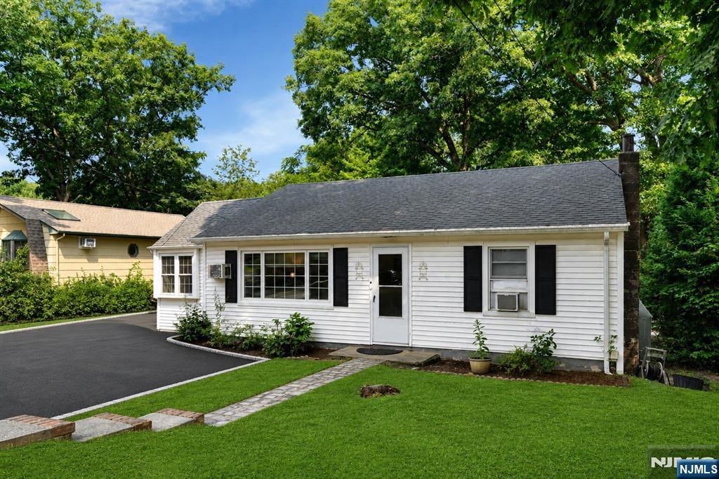 9 David Road - Photo 1