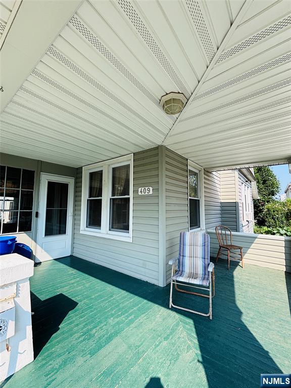 590-594 River Drive - Photo 5