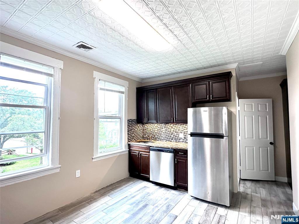 25 Market Street 3 - Photo 5