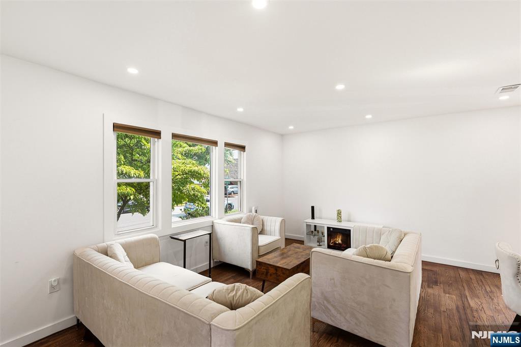 24 Anderson Avenue - Photo 4