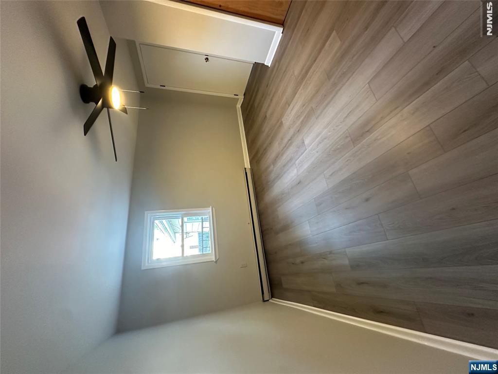 229-233 Park 10 - Photo 4