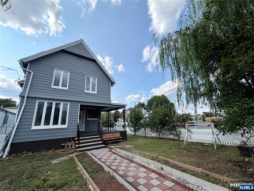 39 Pangborn Pl, Hackensack, NJ 07601