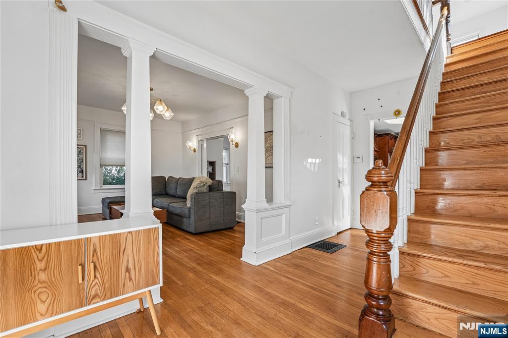 190 John Street - Photo 3