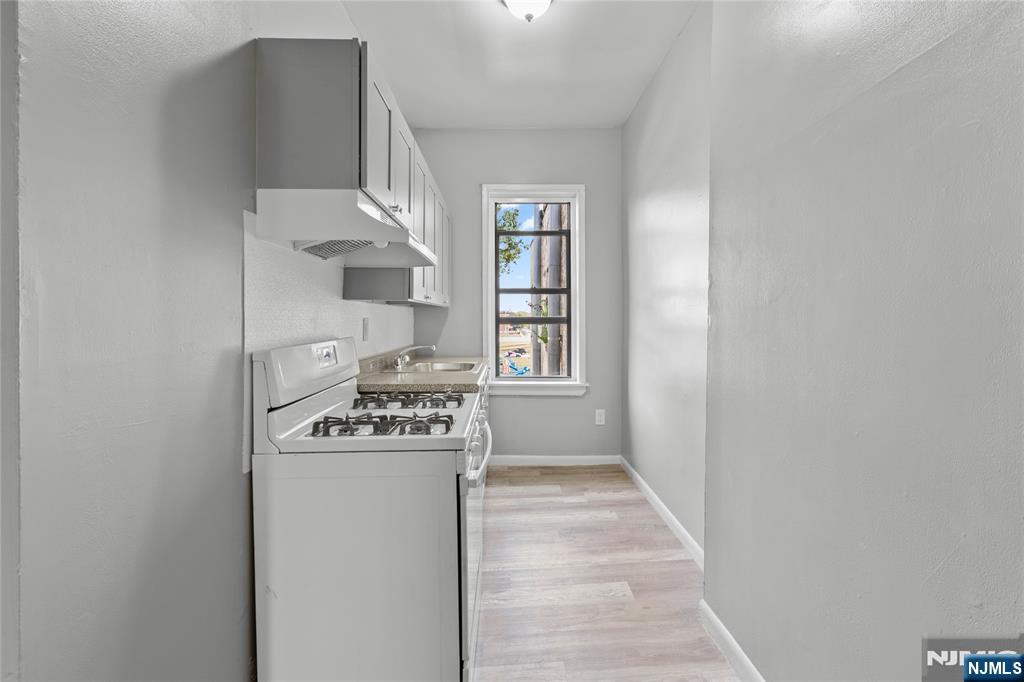 9 Monroe Street - Photo 3