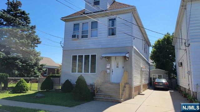426 Grace Avenue 1st floor - Photo 1
