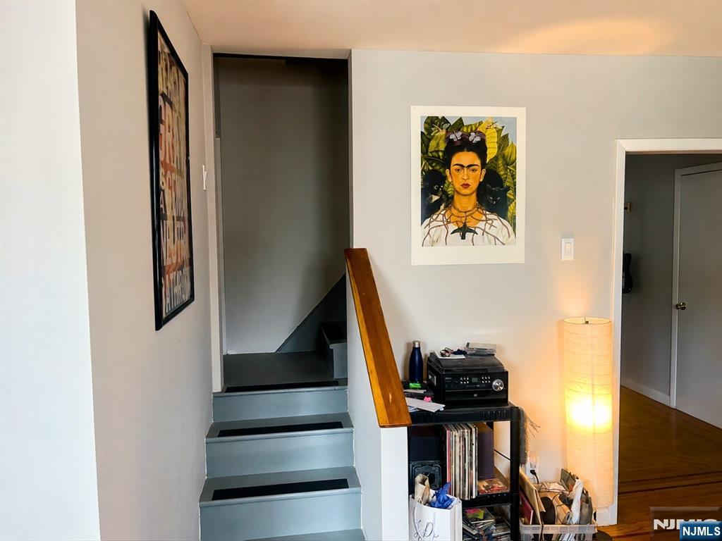 208 John Street 2 - Photo 4