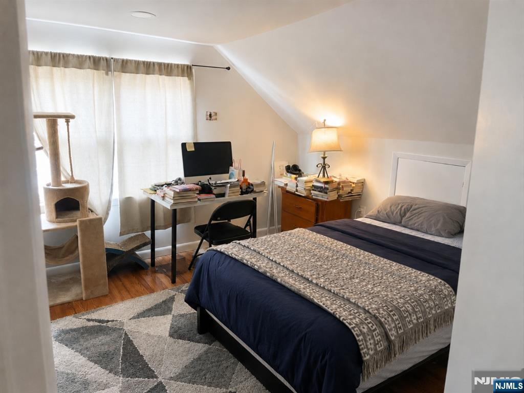 208 John Street 2 - Photo 5