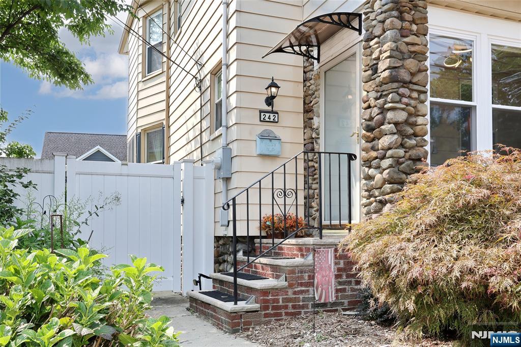 3rd image of 242 Central Ave, Hawthorne, NJ 07506 | MLS# 26030645