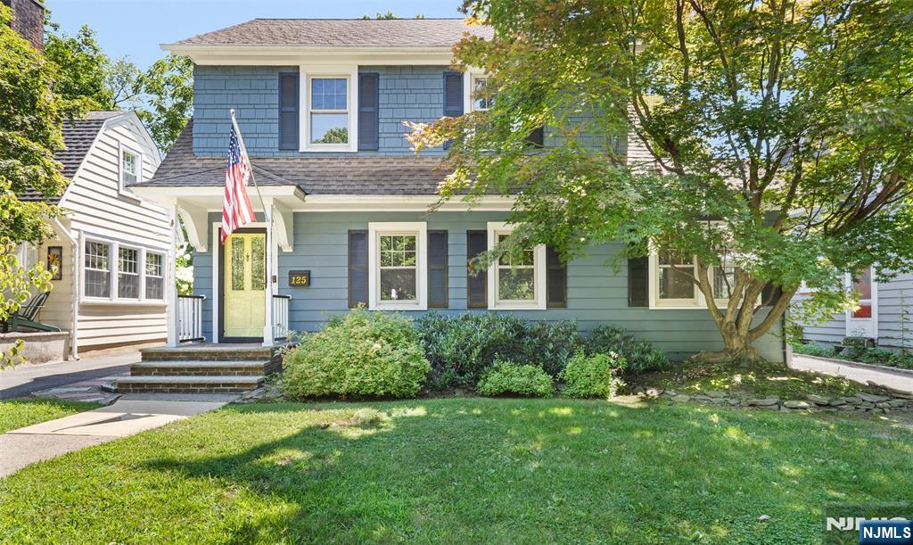 125 Hawthorne Avenue - Photo 1