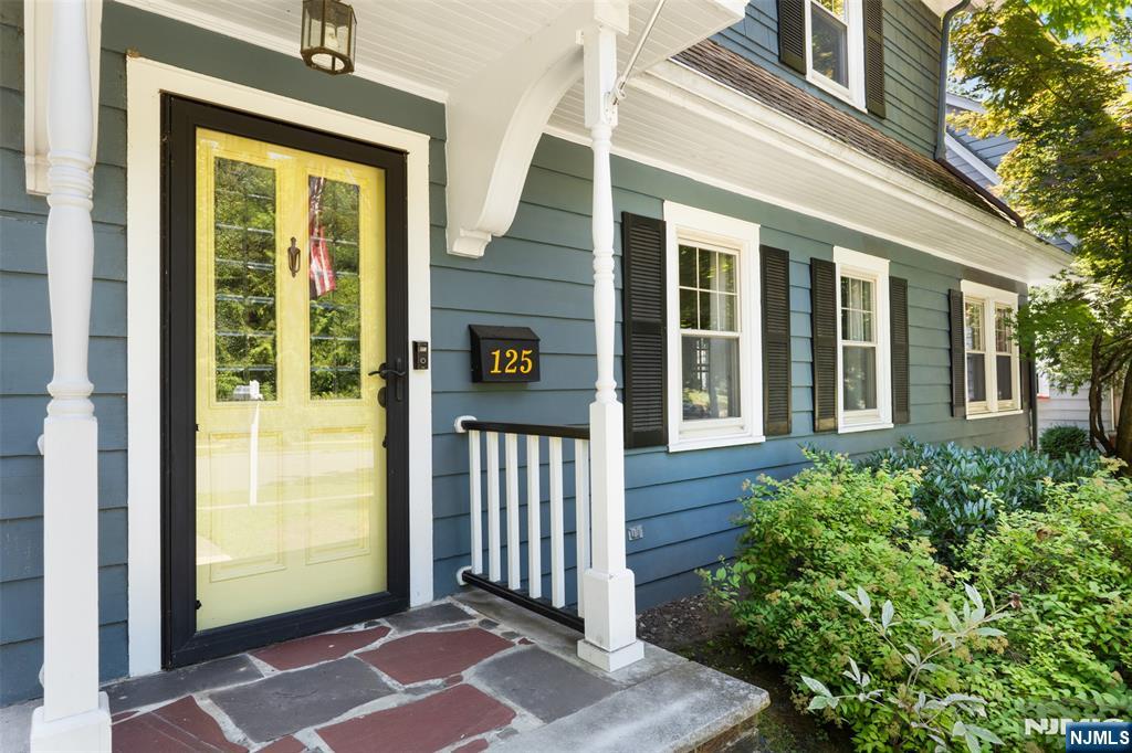 125 Hawthorne Avenue - Photo 3