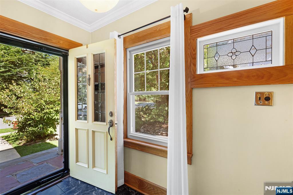 125 Hawthorne Avenue - Photo 4