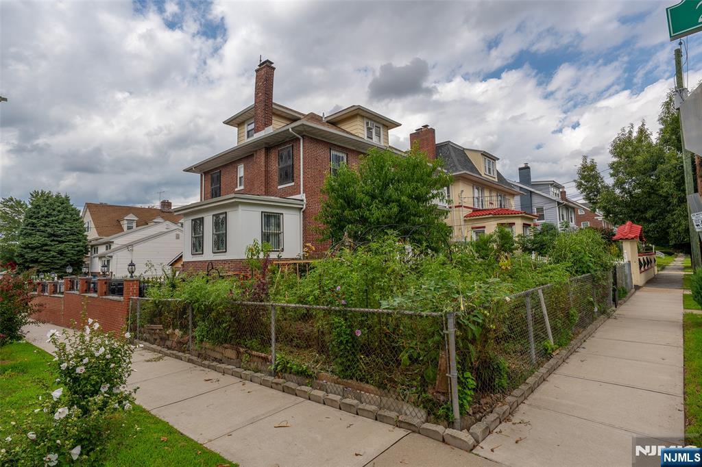 300-302 Ridge Street - Photo 2