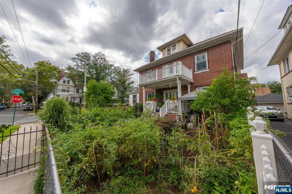 300-302 Ridge Street - Photo 3