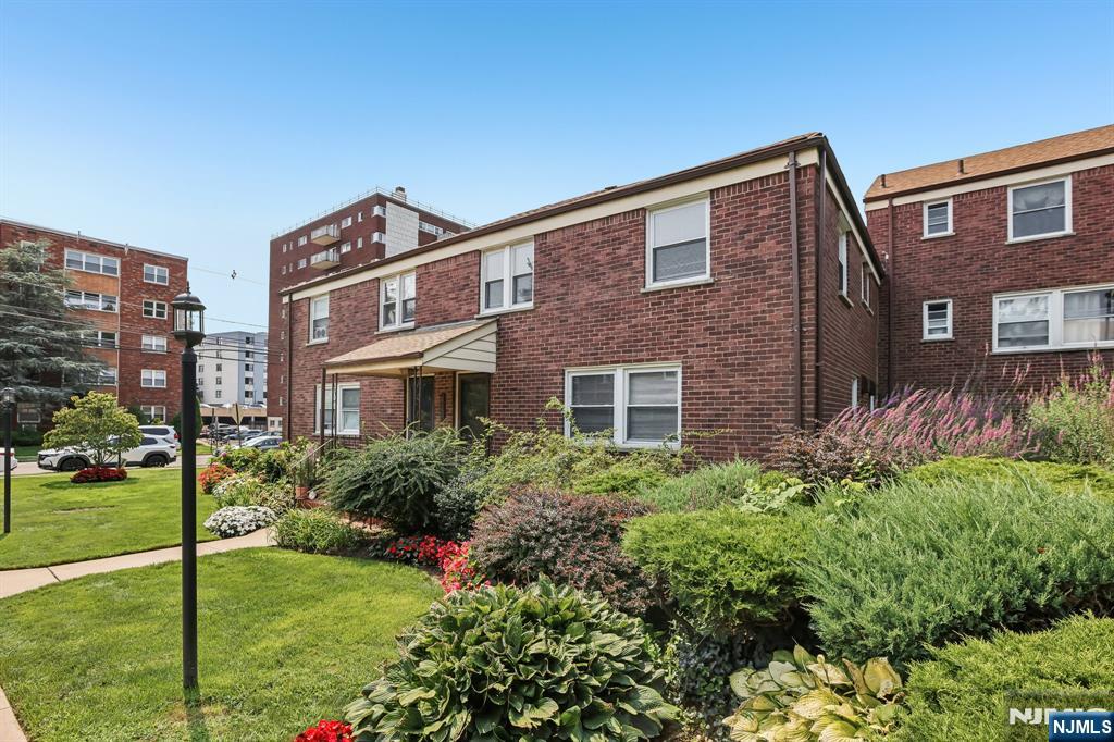 2199 Center Ave #B, Fort Lee, NJ 07024