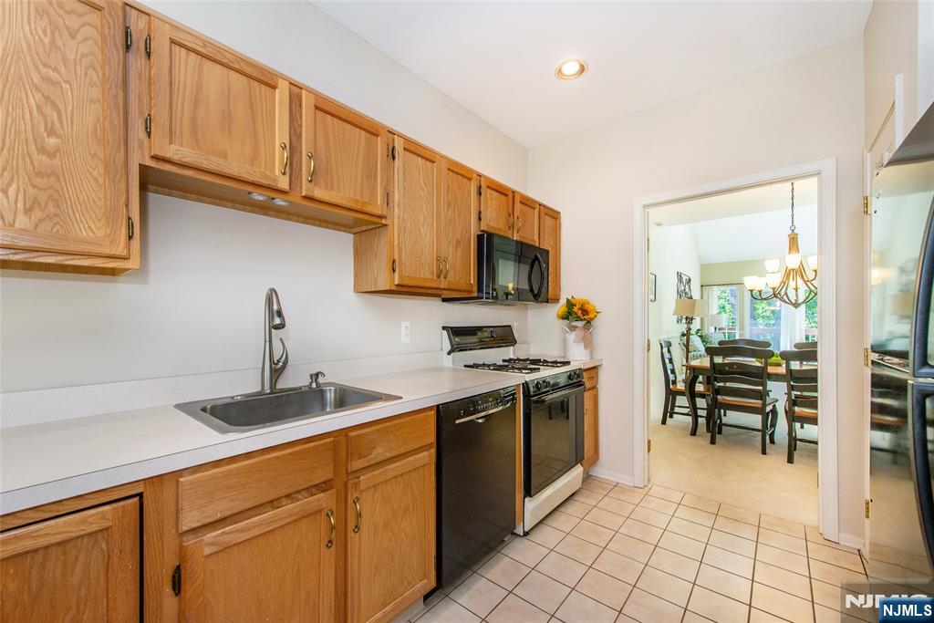12 Lafayette Street - Photo 4
