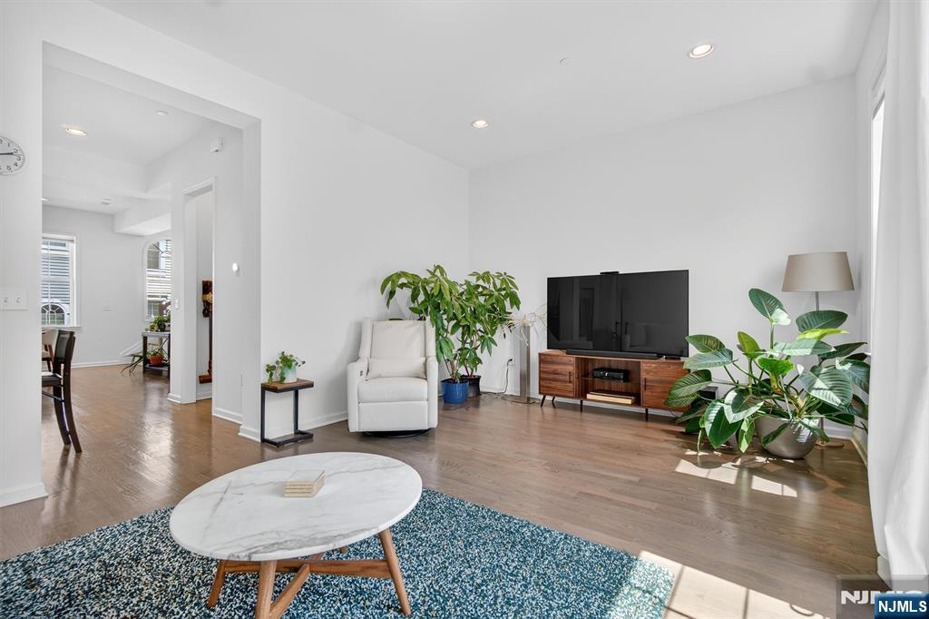 283 Bradley Drive - Photo 4